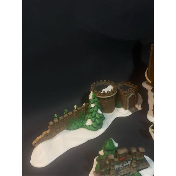 Department 56 Tower of London set - Picture 5 of 14